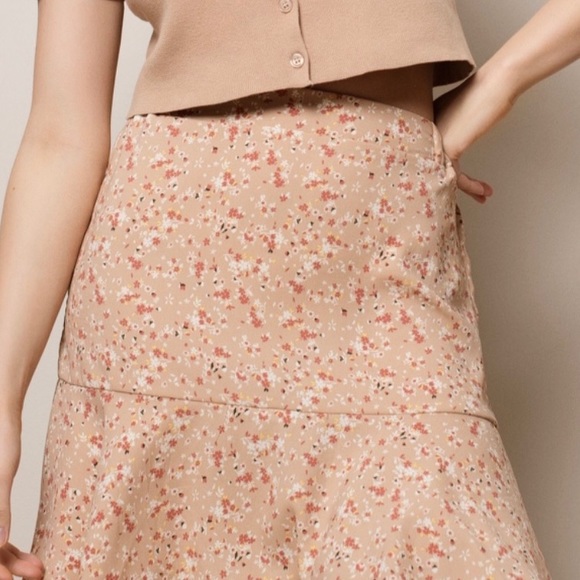 New skirt - Picture 4 of 4